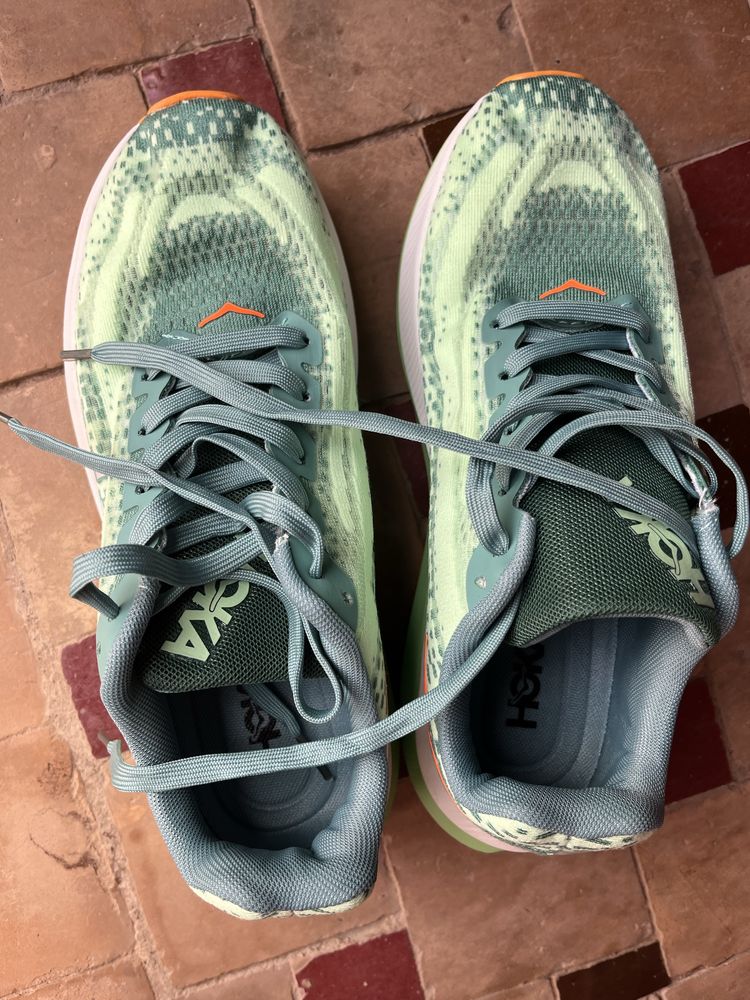 Tenis hoka novos