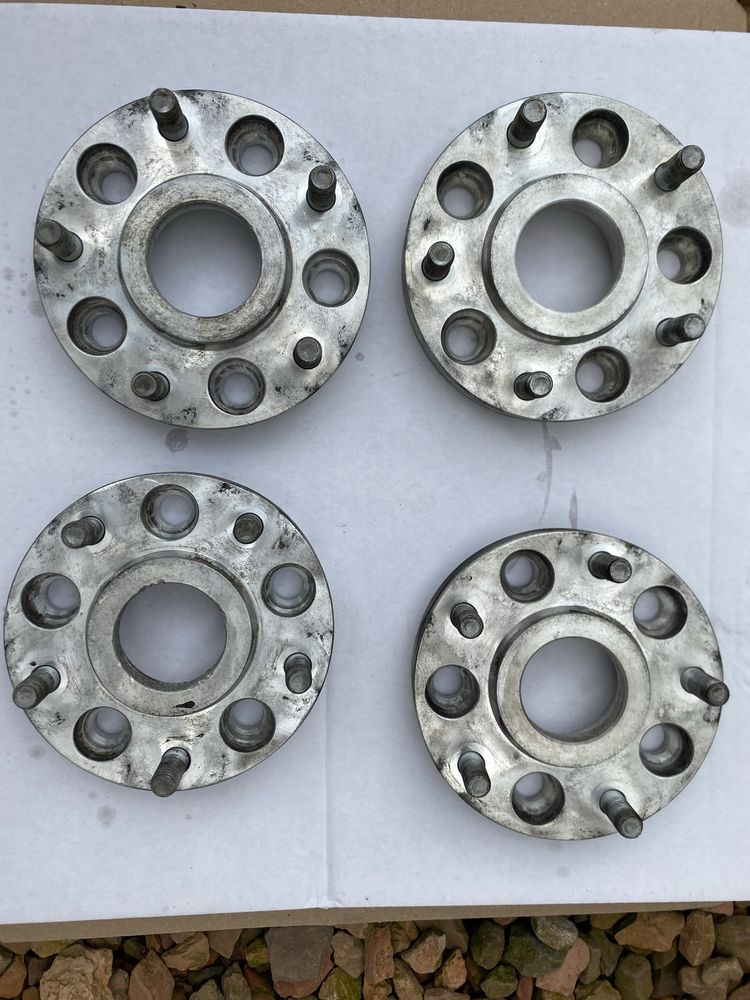 Adaptery Dystanse 5x112 57.1 na 5x120 72.6