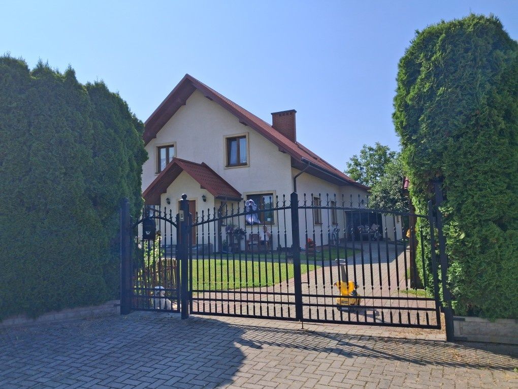 Dom 200m² z garażem, 12.7 arów, Hrubieszów ul. Makowa