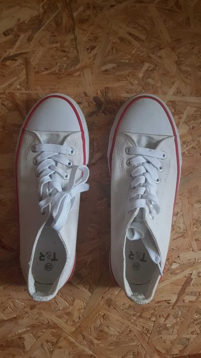 Кеди жіночі 39р. Як нові