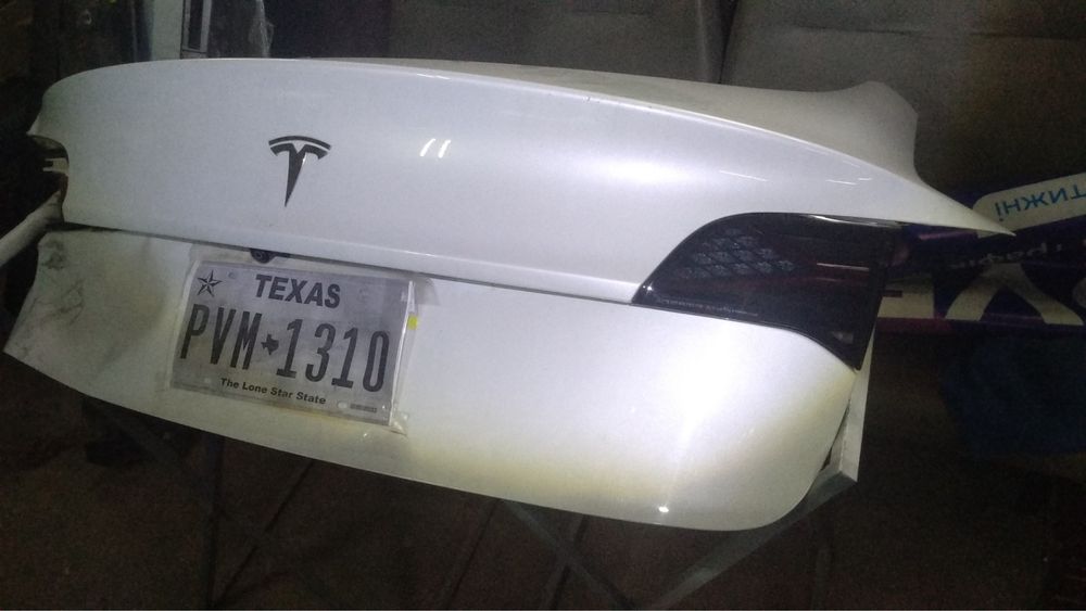 Tesla model 3 USA кришка багажника