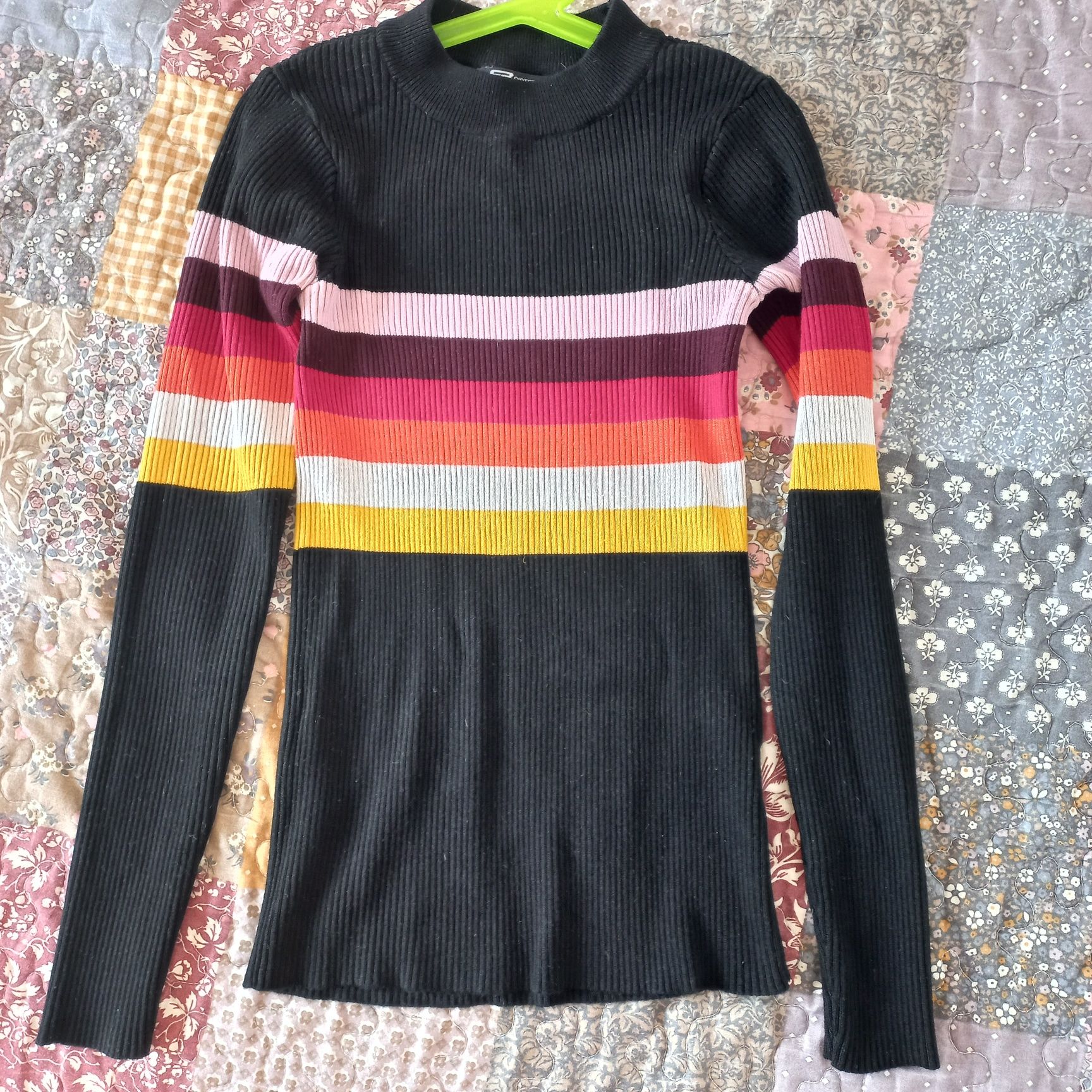 Sweter, sweterek czarny, kolorowy