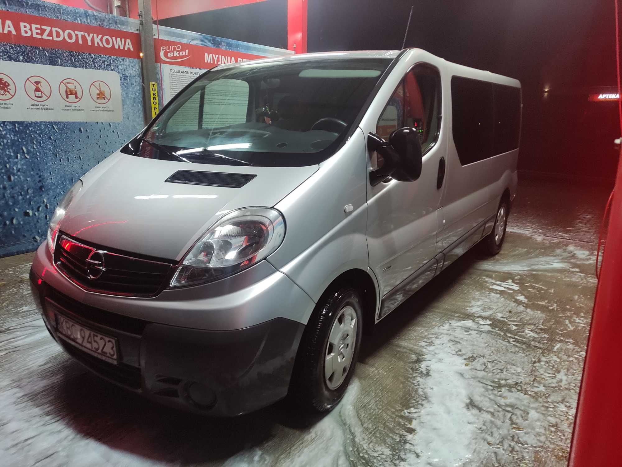 Opel Vivaro 2.0cdti Long 9miejsc 2014r.