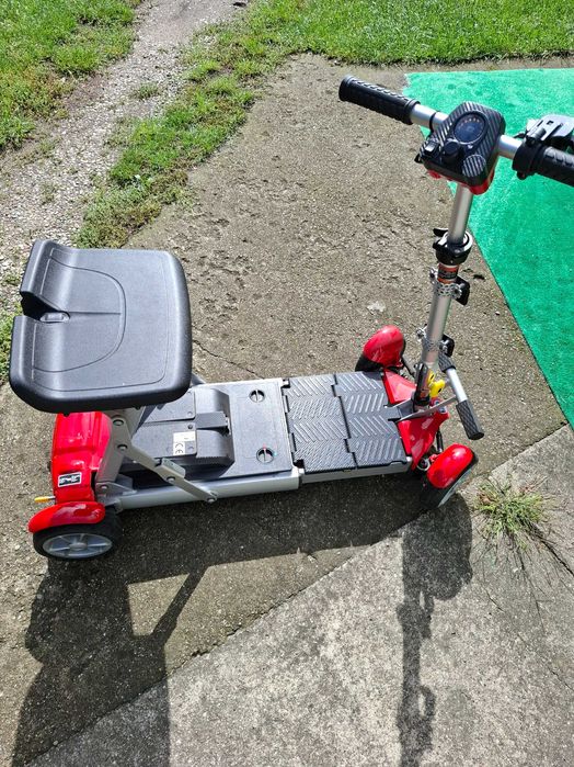 Skuter elektryczny składany – podróżny Ayla Vermeiren