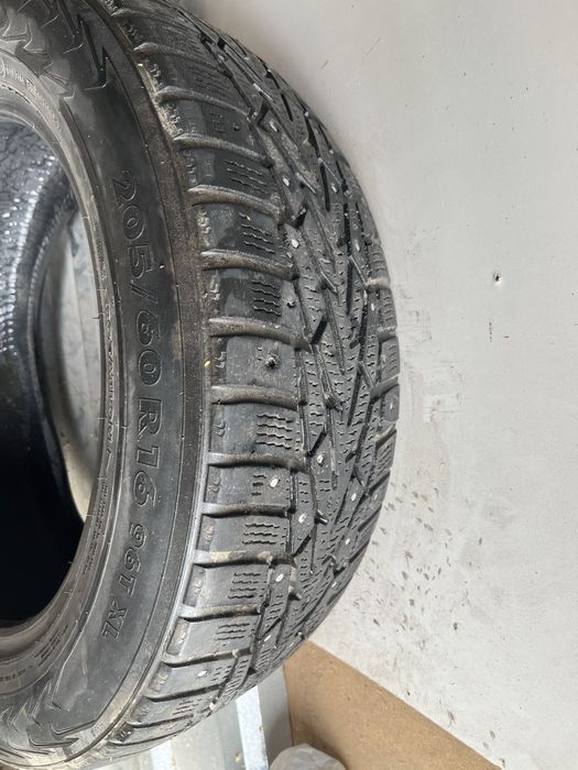 Зимова  гума Nokian 205x60 R16