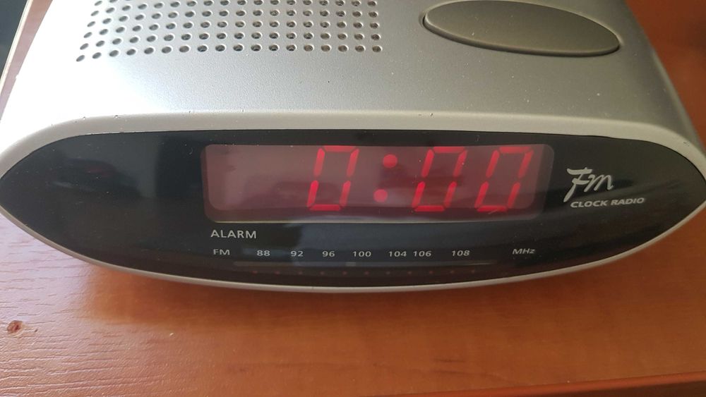 Radiobudzik CR-4 Digital