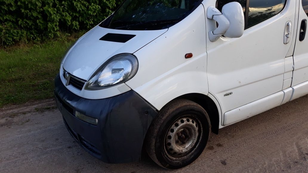 Przód kompletny opel vivaro 2005 rok zderzak lampa pas przedni