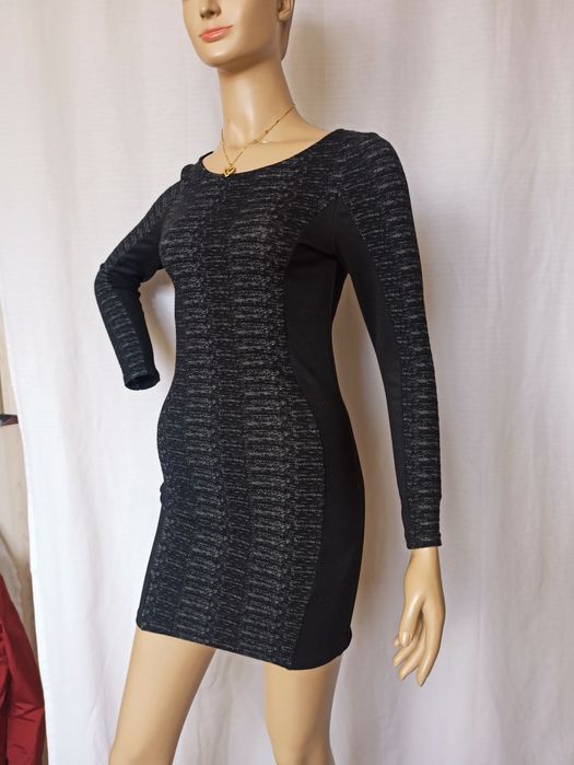 Sg Sukienka damska 34 , XS H&M mała czarna 34 , XS  , obcisła sukienka