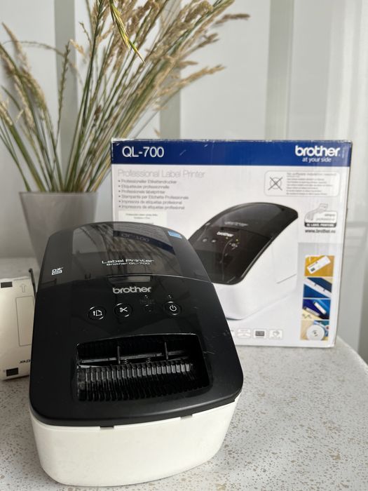 Принтер етикеток Brother QL-700