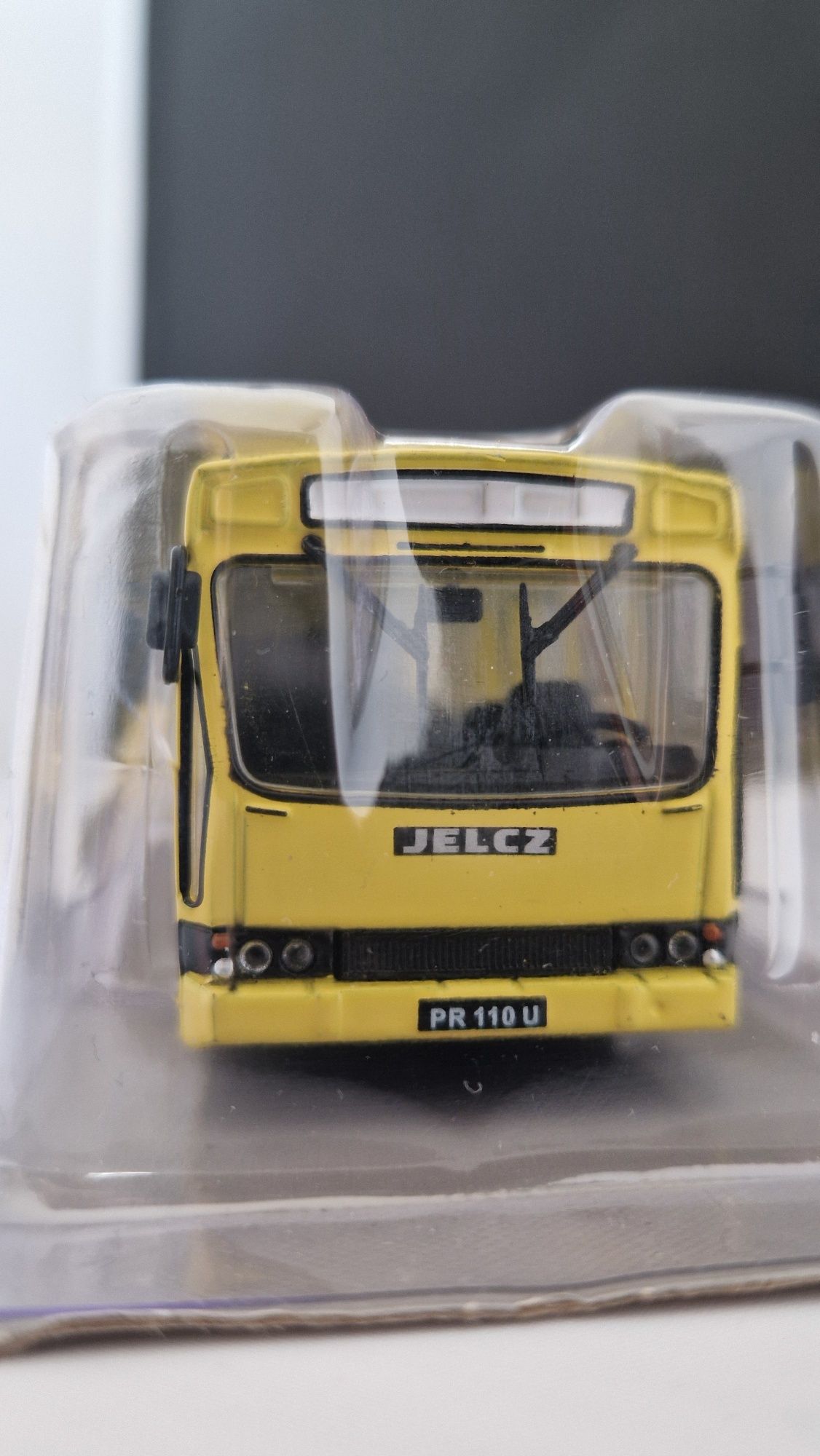 Model Jelcz-Berliet pr110u Kultowe Autobusy PRL skala 1:72 deagostini