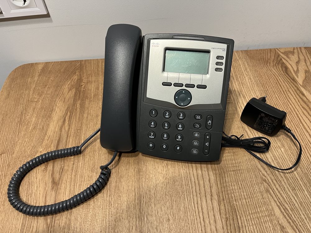 IP-телефон Cisco SPA 303