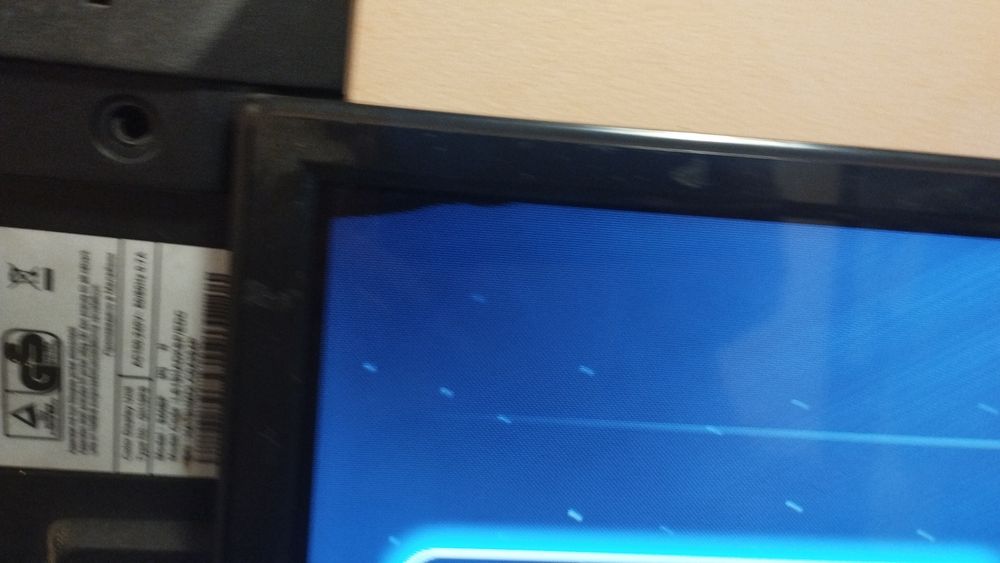 Телевізор saturn 32 T2, smart , wi fi ,