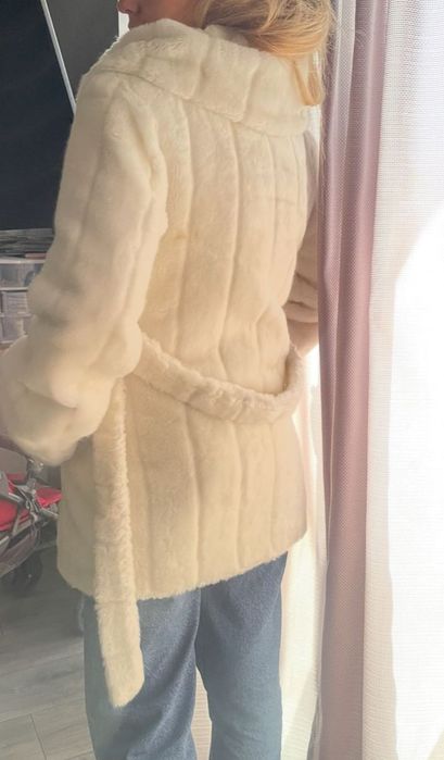 Зимня біла шубка