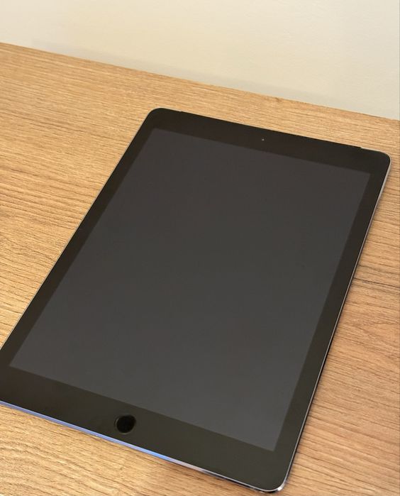 Продаю iPad Air 2 (Wi-Fi + Cellular)