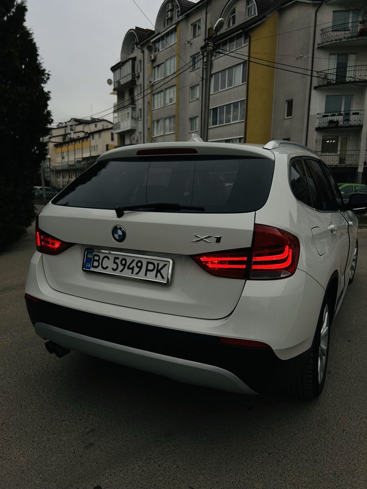 BMW x1 xDrive (I28) wite