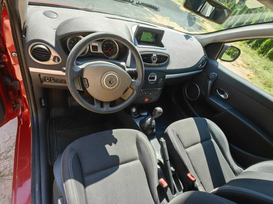 Sprzedam Renault Clio Hatchback rocznik 2010