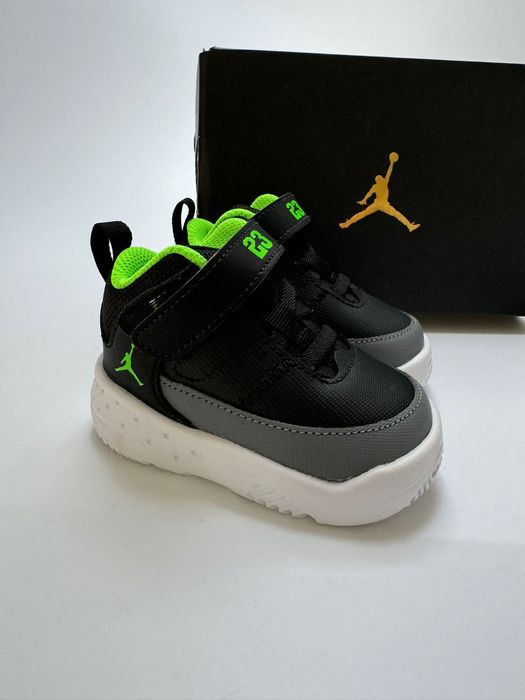 Nowe sneakersy dziecięce JORDAN MAX AURA czarne 18,5