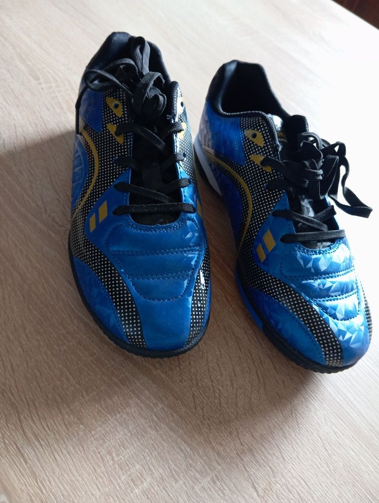 Buty chłopięce rozmiar 36