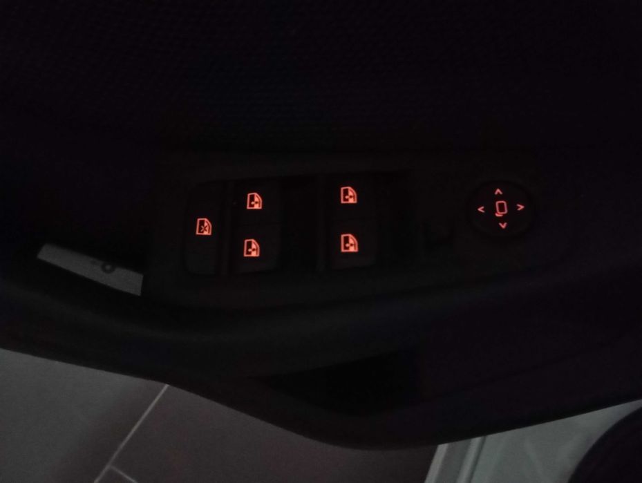 BMW 118i 140cv de garagem