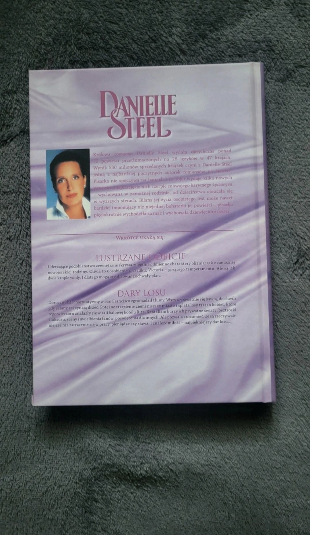 Danielle Steel "Milcząca godność"