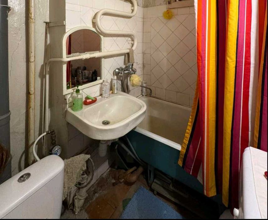 Продам 2 кім.кв. в районі пр. Івана Мазепи