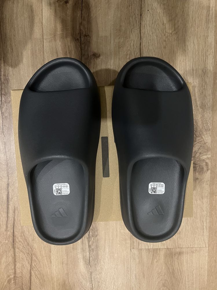 Yeezy Slide Slate Grey