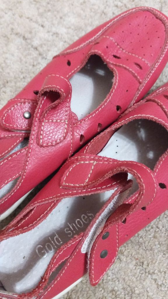 Балетки туфлі шкіряні червоні на дівчинку 35 36 кожаные красные туфли