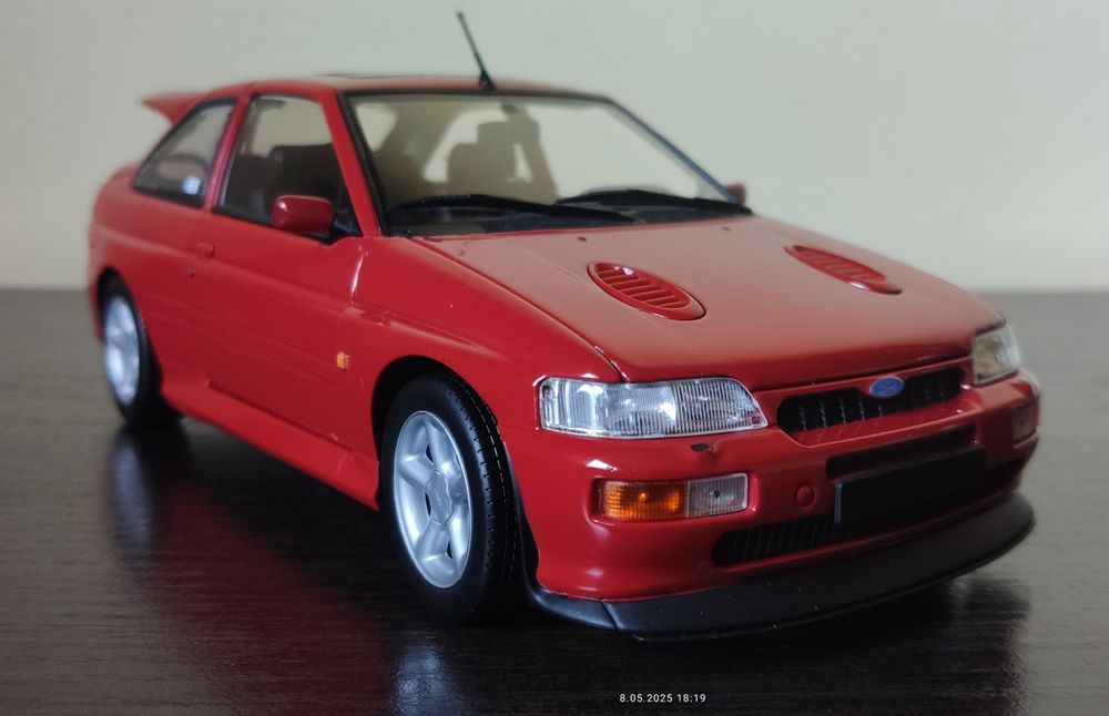 Ford Escort Cosworth 1:18 rok 1992 Minichamps