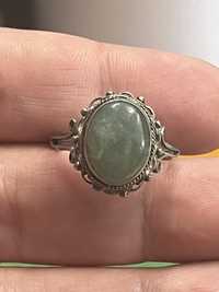 925 srebrny pierścionek z nefrytem