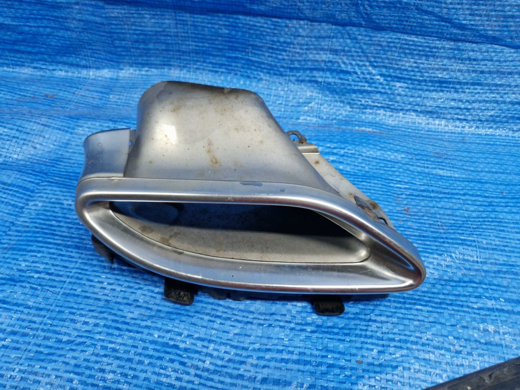 Mercedes W246 W117 W176  wydech końcówka Oryginał Prawa + plastik