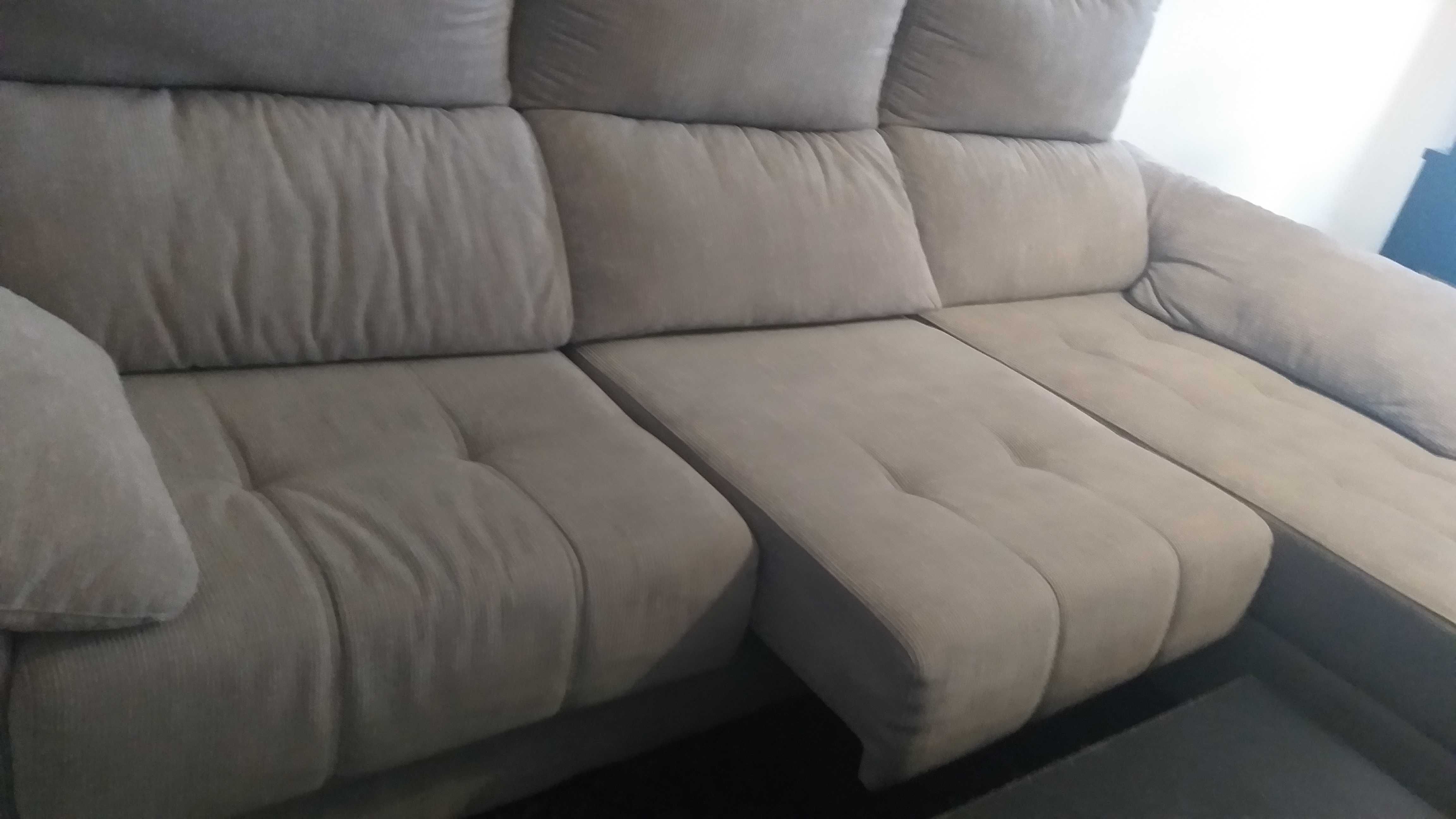 Sofá  cinzento tecido