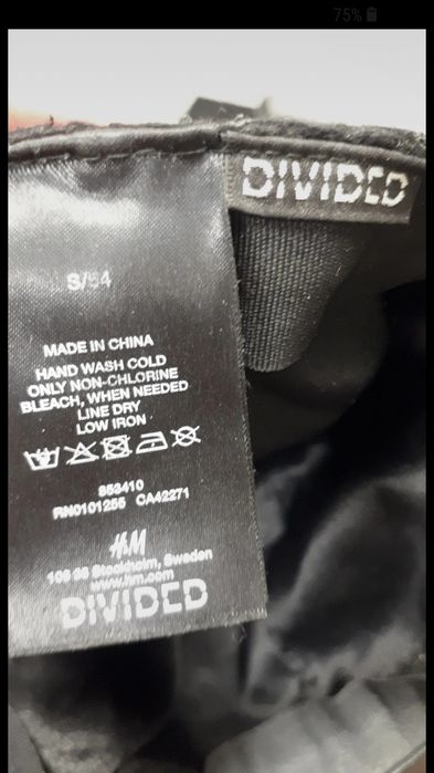 Śliczna czapka zimowa toczek z lekkim daszkiem