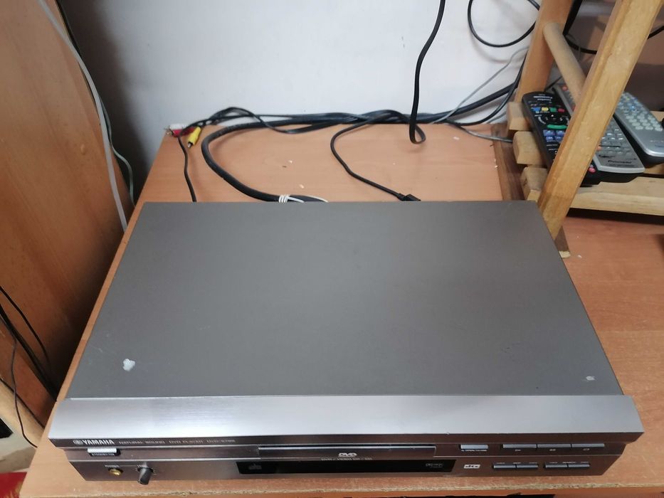 Odtwarzacz CD/DVD Yamaha DVD-S795