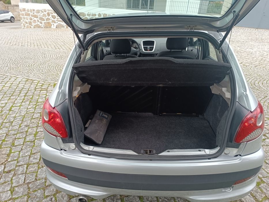 Peugeot 206+  em óptimo estado