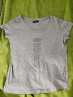 T-shirt szary z napisami Reserved M