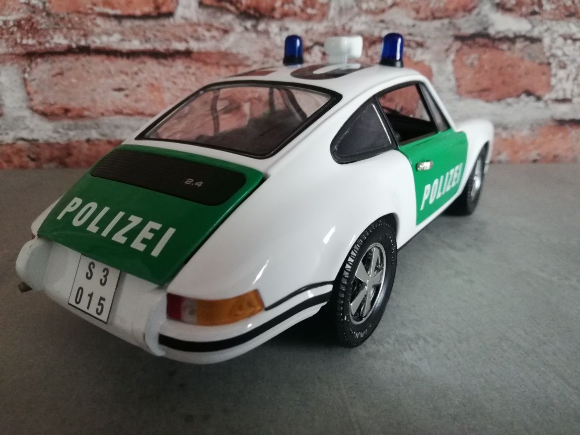 Model Porsche 911 Polizei 1/18 UH