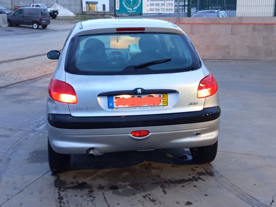 Peguoet 206 do ano 2001