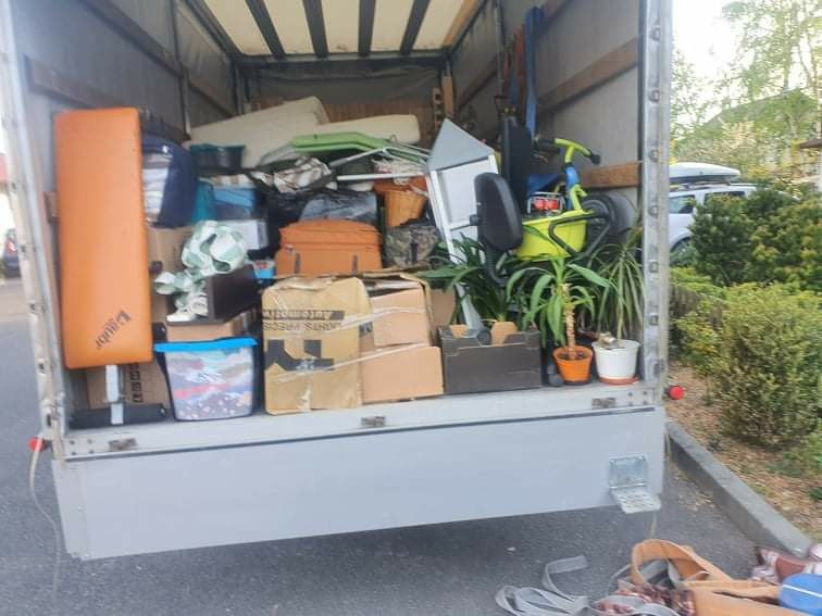 PRZEPROWADZKI,UTYLIZACJA,, sprzątanie strychów i piwnic, montaż mebli,