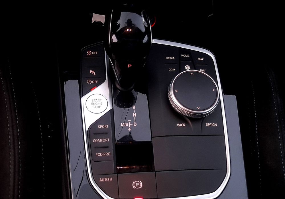 BMW    M135i   performance Edition xdrive colorvision