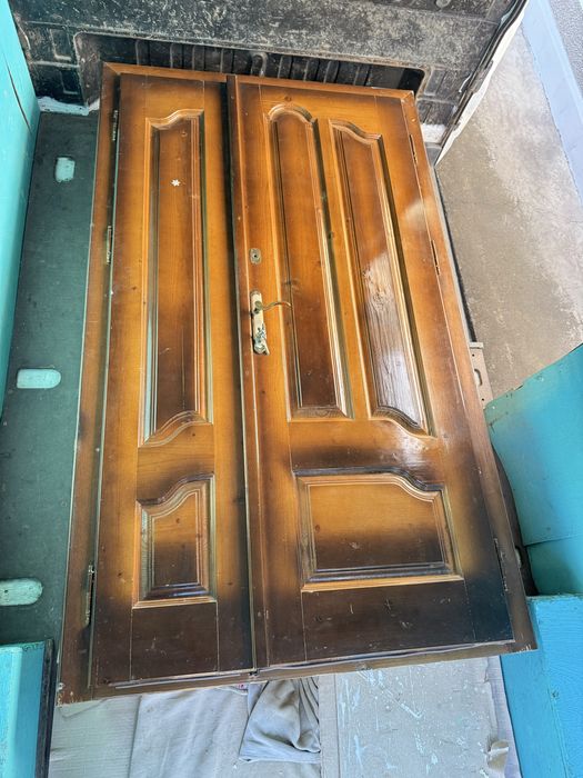 Двері вхідні в ідеальному стані , як нові