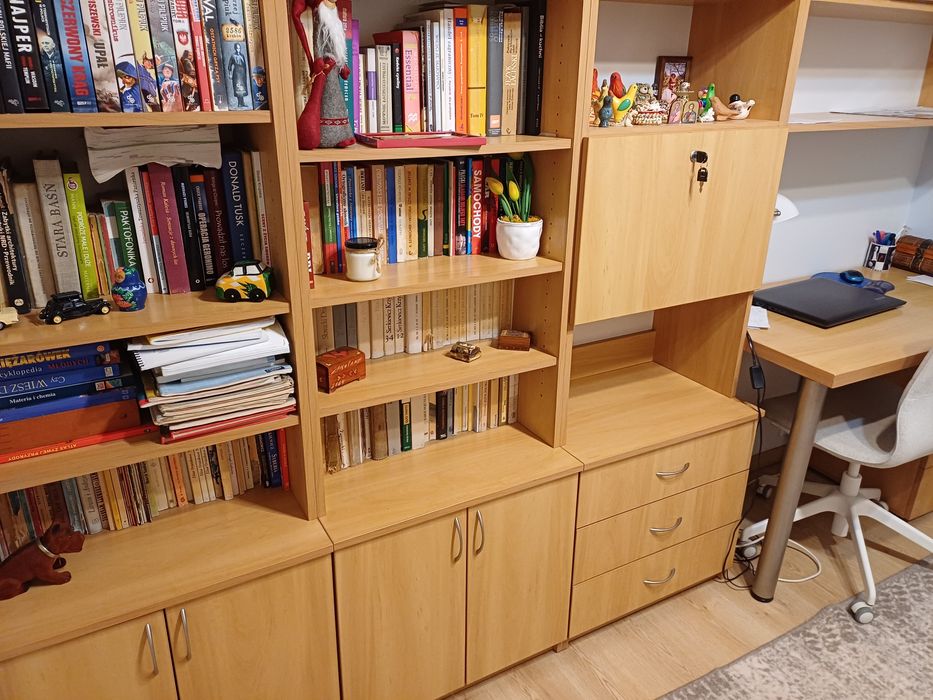 Oddam za darmo  zestaw mebli z szafą