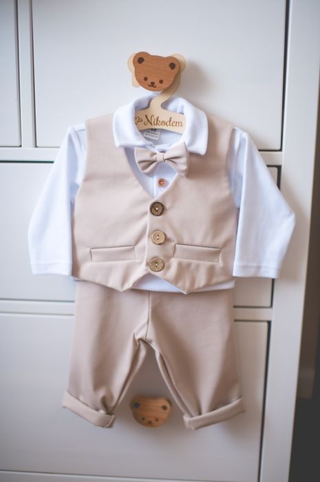 Sprzedam garniturek do chrztu 68