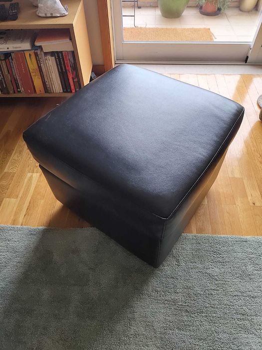 Puff de couro 50x50x40 cm