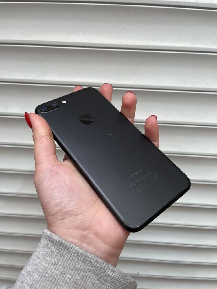 Iphone 7+ чорний 32gb