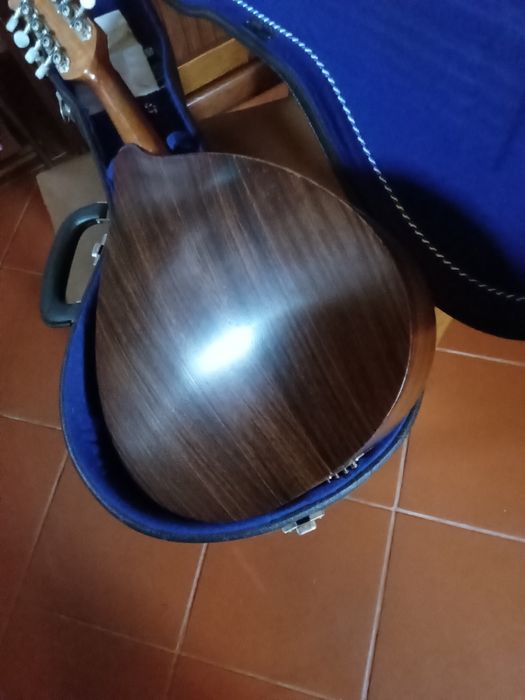 Bandolim alemão de Henning Doderer luthier. Pau-santo , escala ébano.