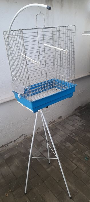 Gaiola para passaros e suporte