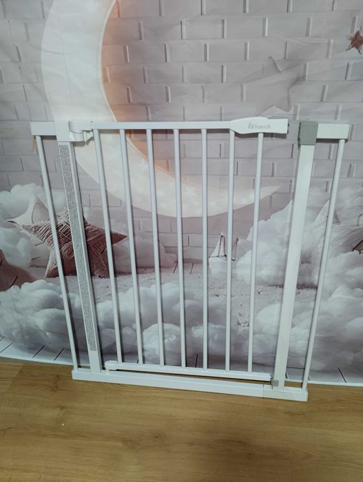 Barierka bramka bezpieczeństwa rozporowa na schody w drzwi 84-89 cm