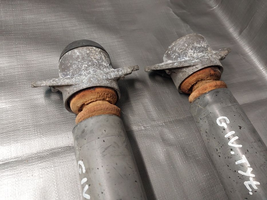 Stan BDB KOMPLET KOMBI VW Golf IV 4 Bora amortyzatorów tył tylnych