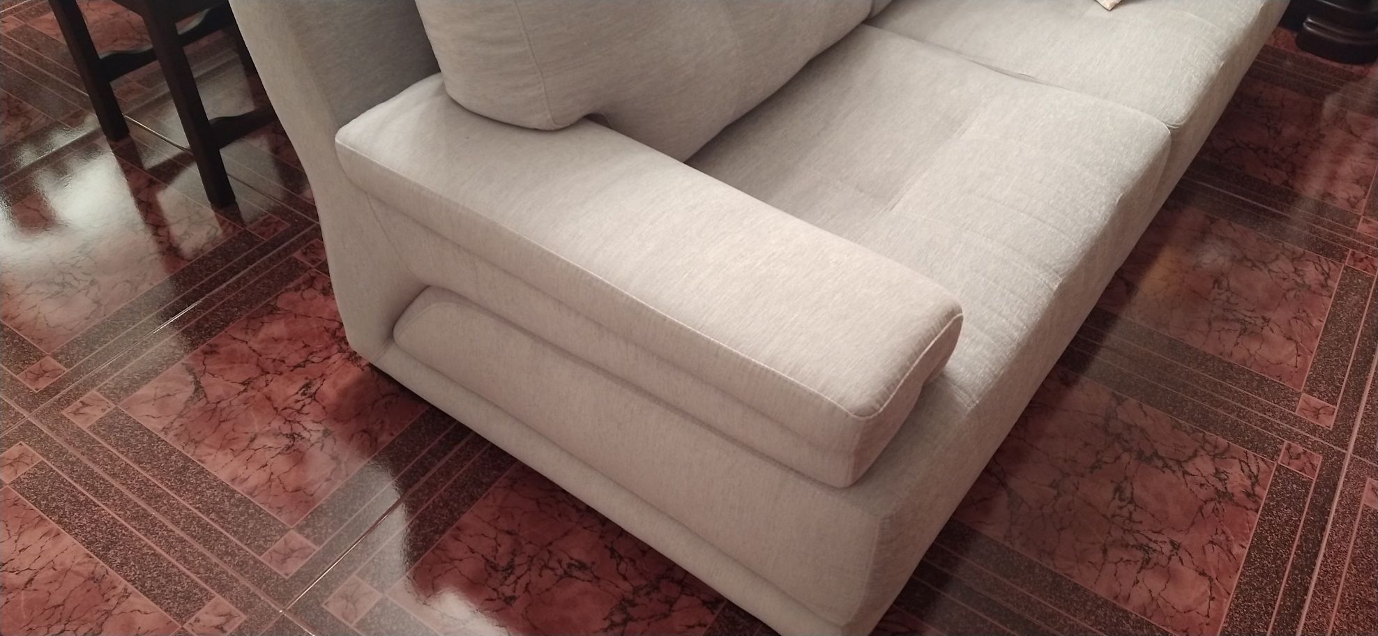 Sofá em tecido cinza