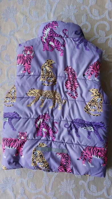 Bezrękawnik H&M fioletowy w kolorowe tygrysy r. 122/128